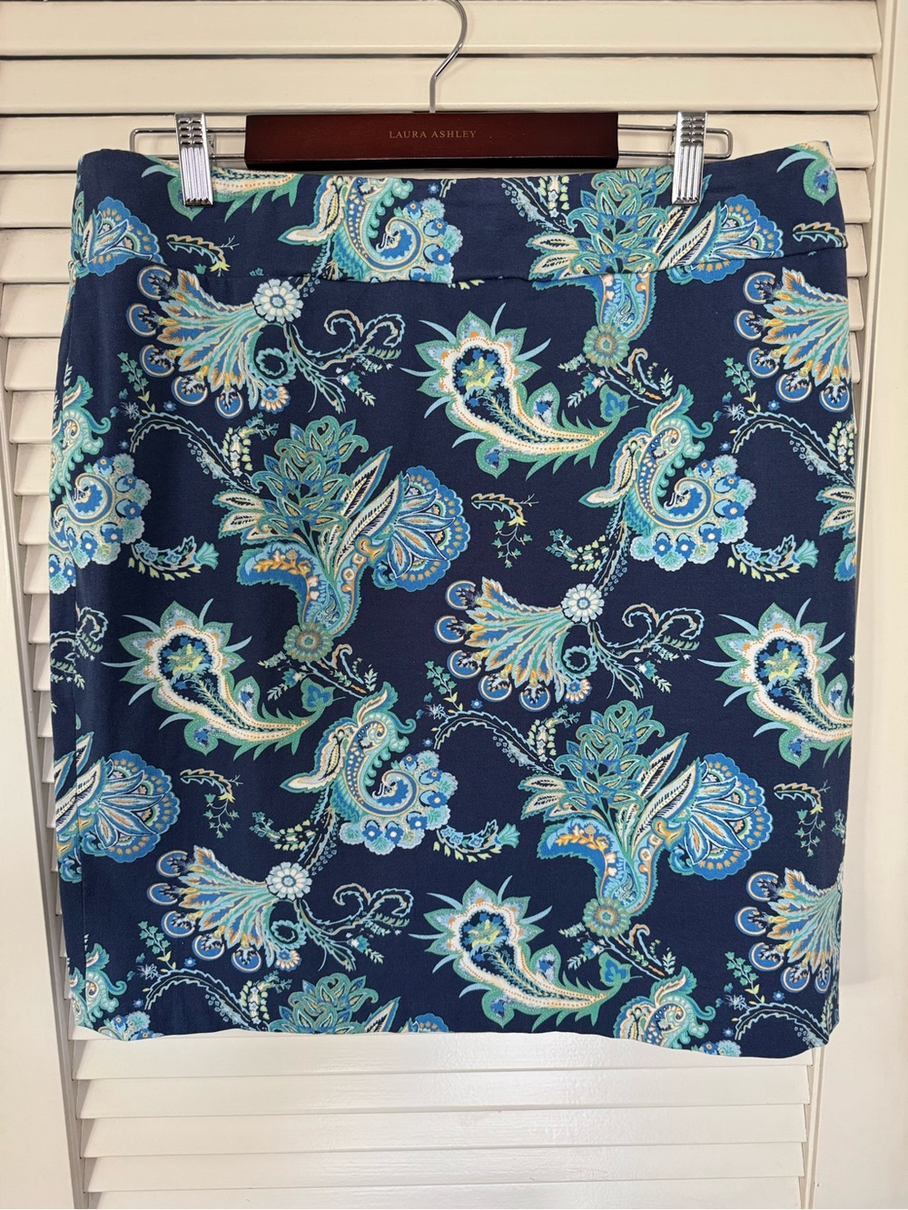 J. McLaughlin Navy Paisley Swim Coverup Skirt with Teal & Aqua
